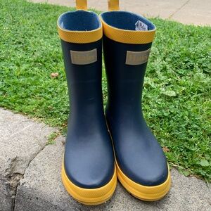 Hatley kids rain boots, size 12
